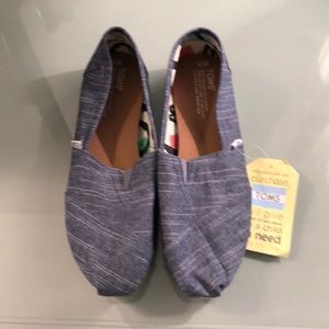 Toms